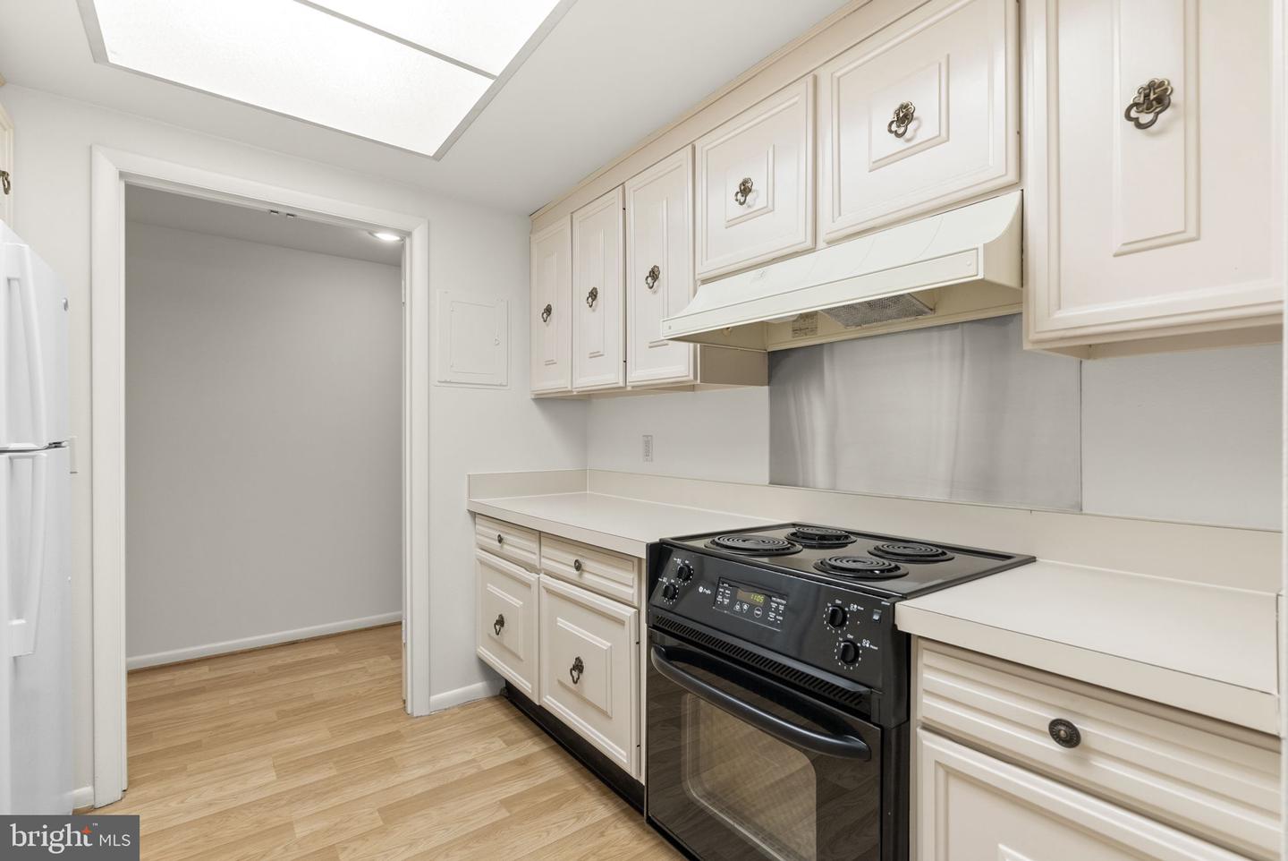 3352 Chiswick Ct #57-2h Property Photo 8