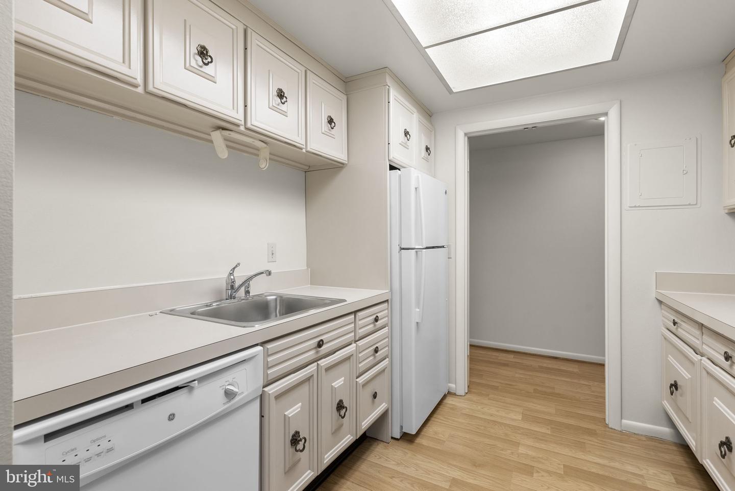 3352 Chiswick Ct #57-2h Property Photo 9