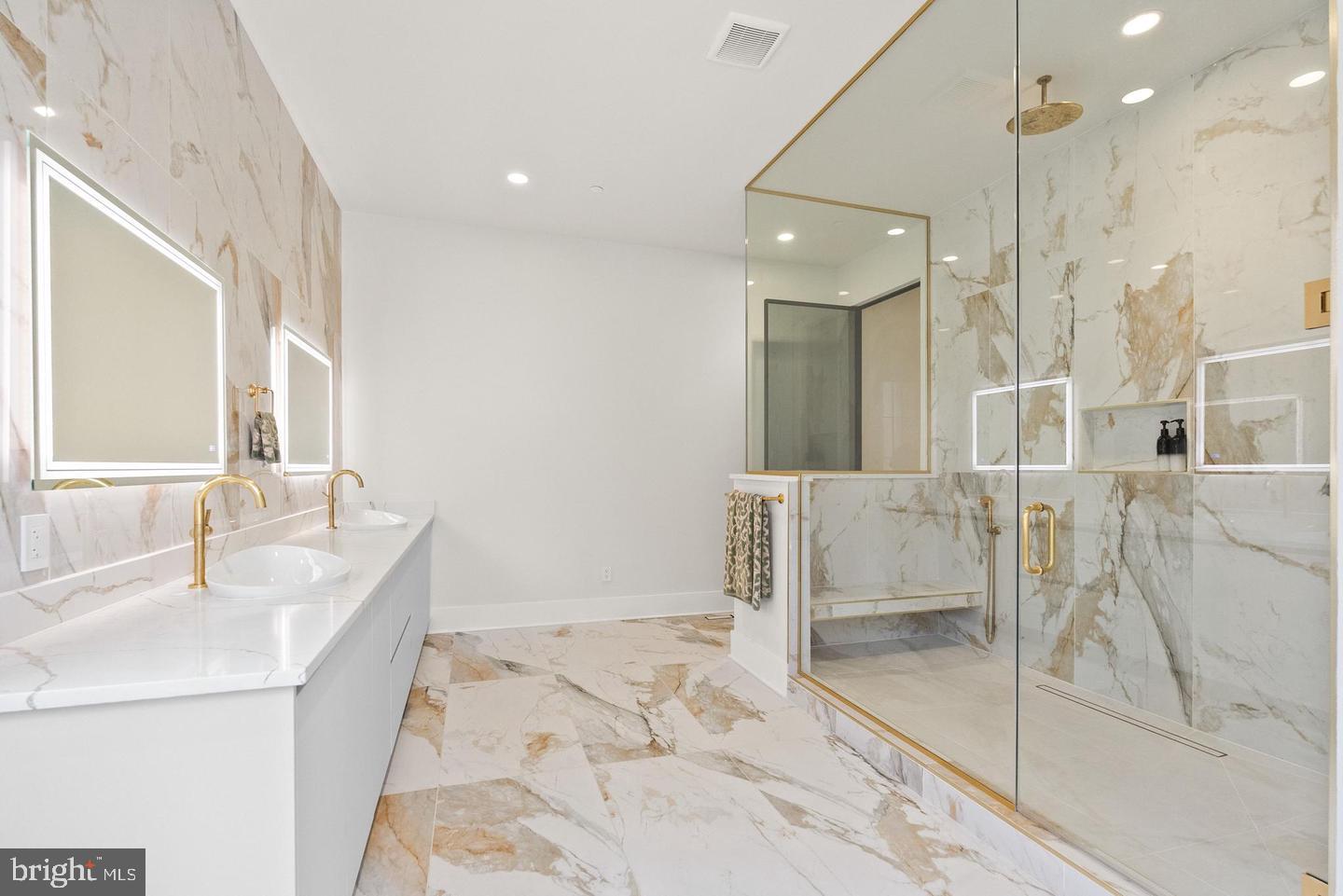 7112 Natelli Woods Ln Property Photo 20