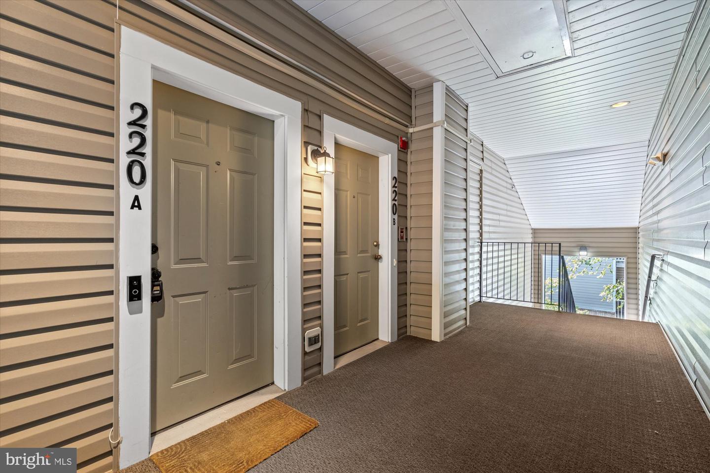 220 FALLSGROVE BLVD #3 Property Photo 1