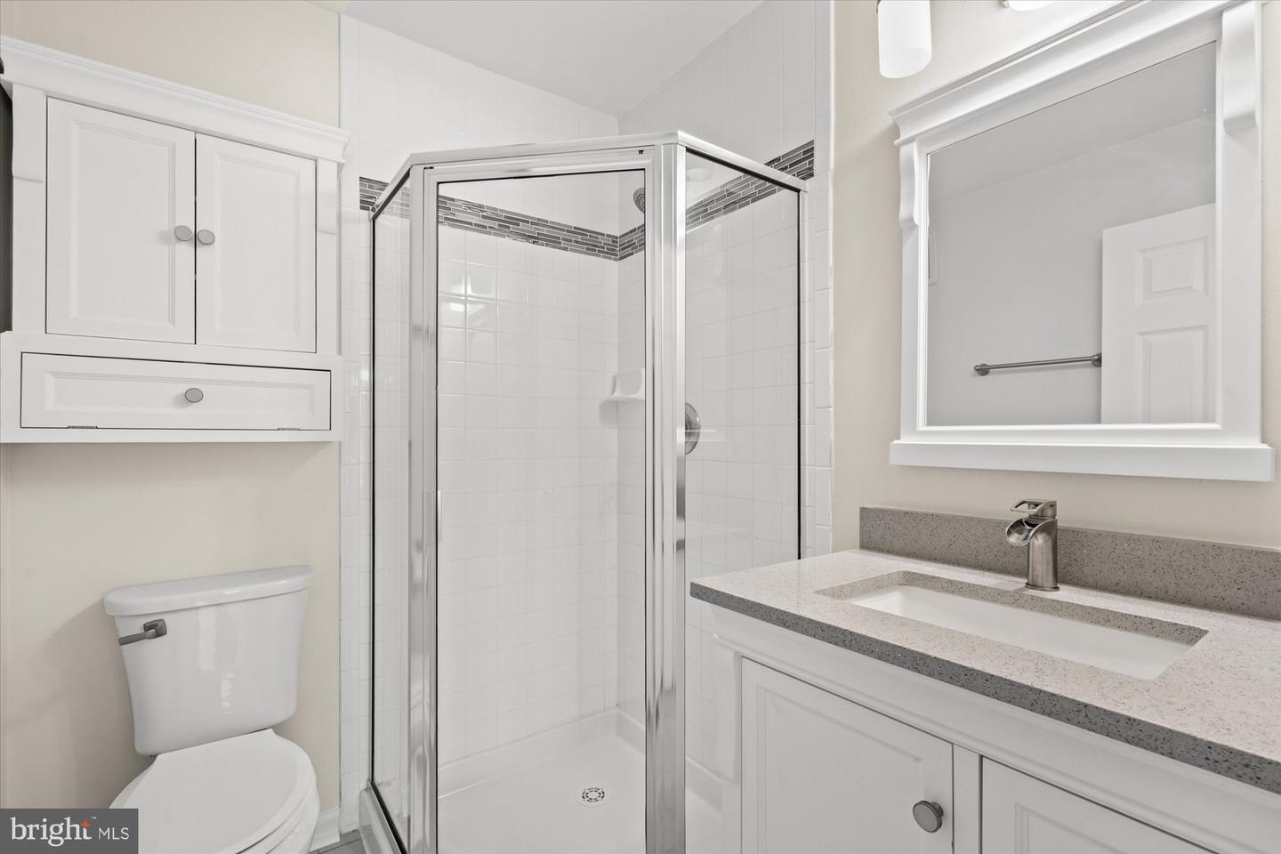 220 Fallsgrove Blvd #3 Property Photo 23