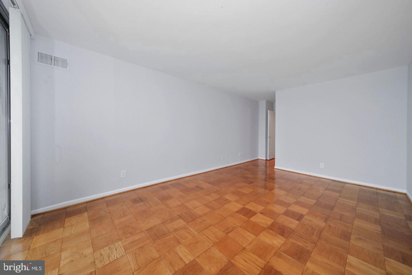 5101 River Rd #609 Property Photo 6