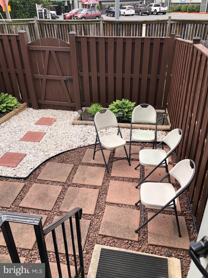 2811 Shepperton Property Photo 3