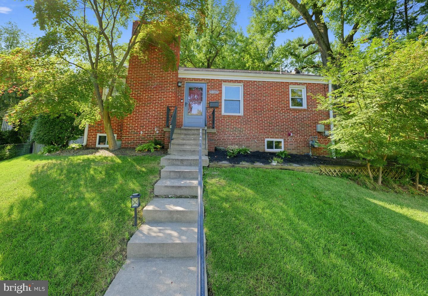 9107 Wire Ave Property Photo 1