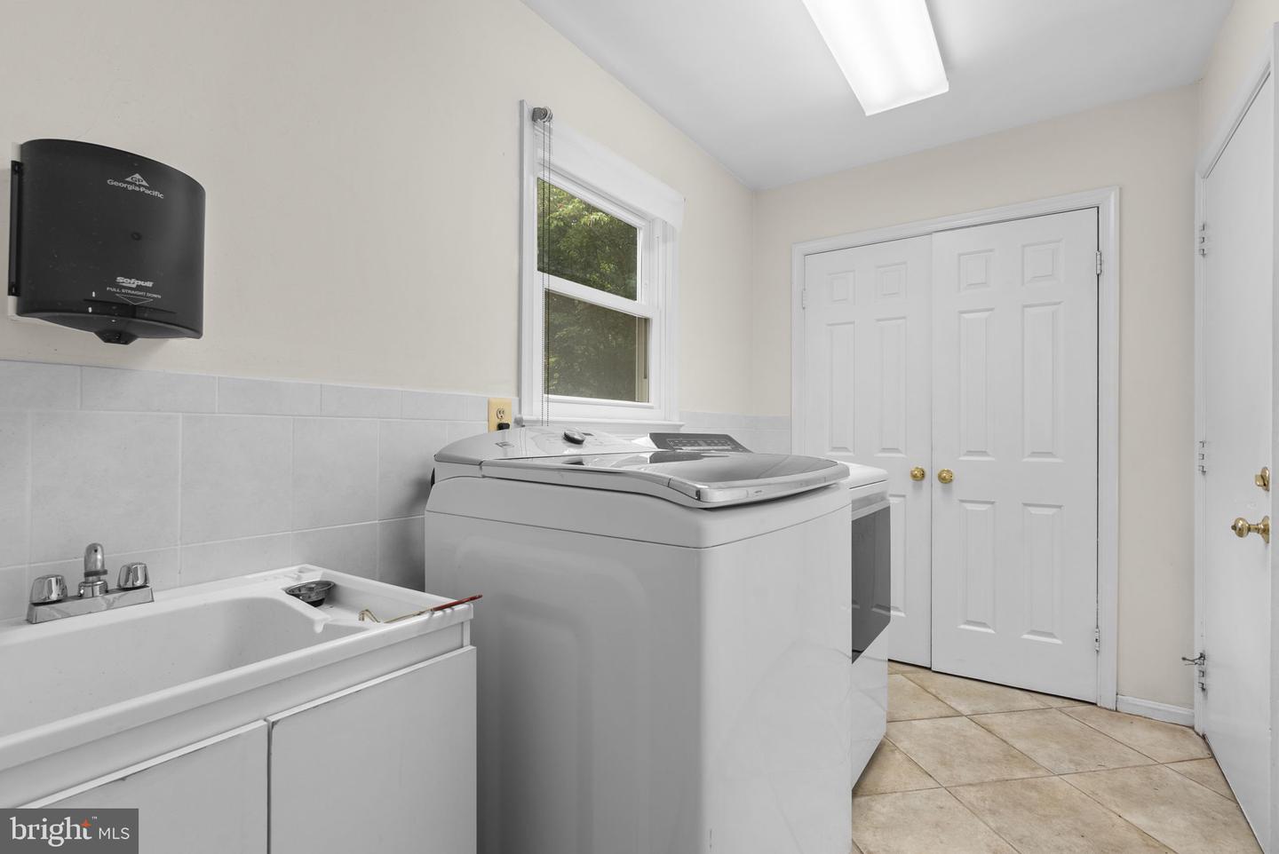1338 Excaliber Ln Property Photo 27