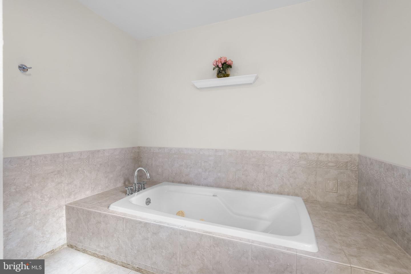 1338 Excaliber Ln Property Photo 32