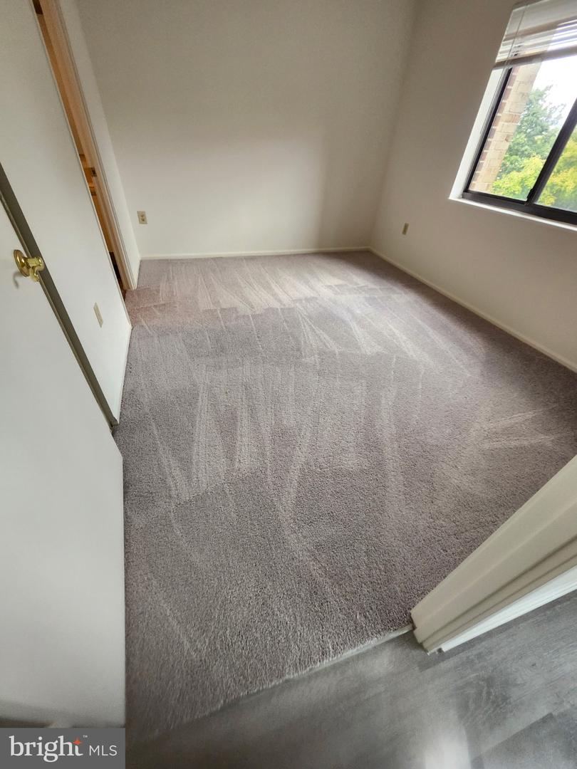 15107 Interlachen Dr #2-521 Property Photo 3