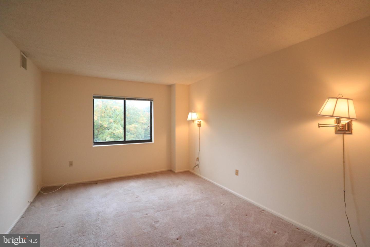 15107 Interlachen Dr #2-521 Property Photo 5