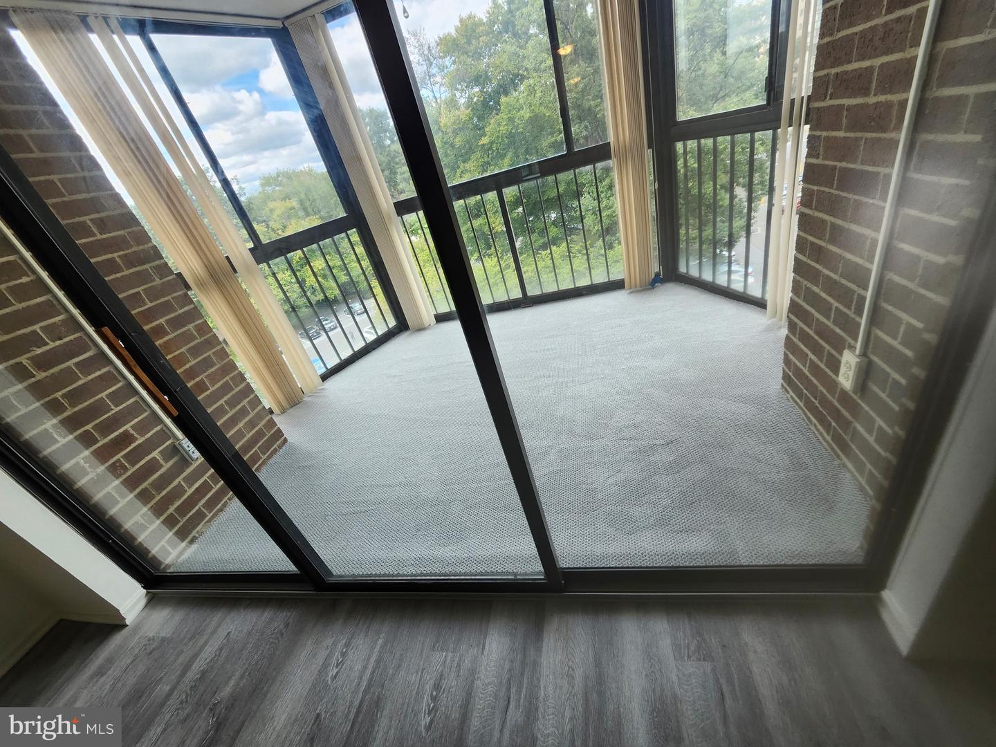 15107 Interlachen Dr #2-521 Property Photo 5