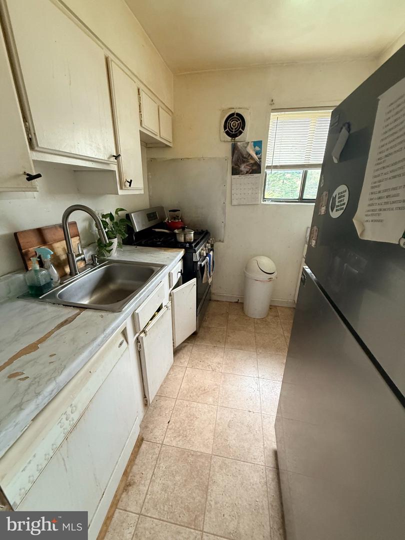 11509 Amherst Ave #204 Property Photo 3