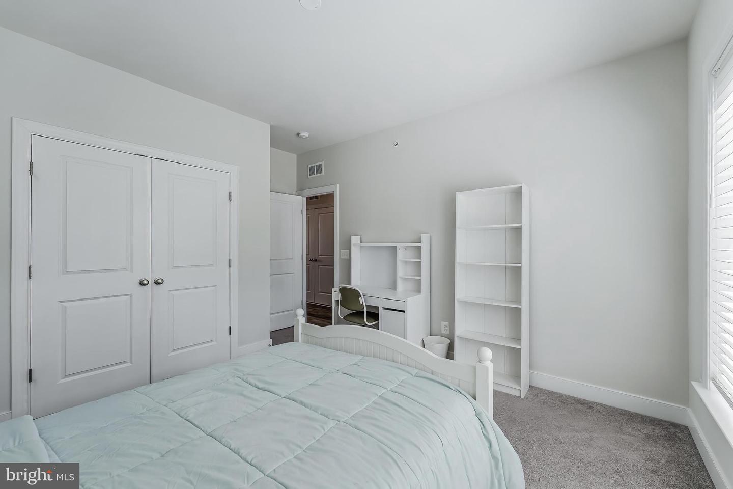 8269 Front Loop Property Photo 22