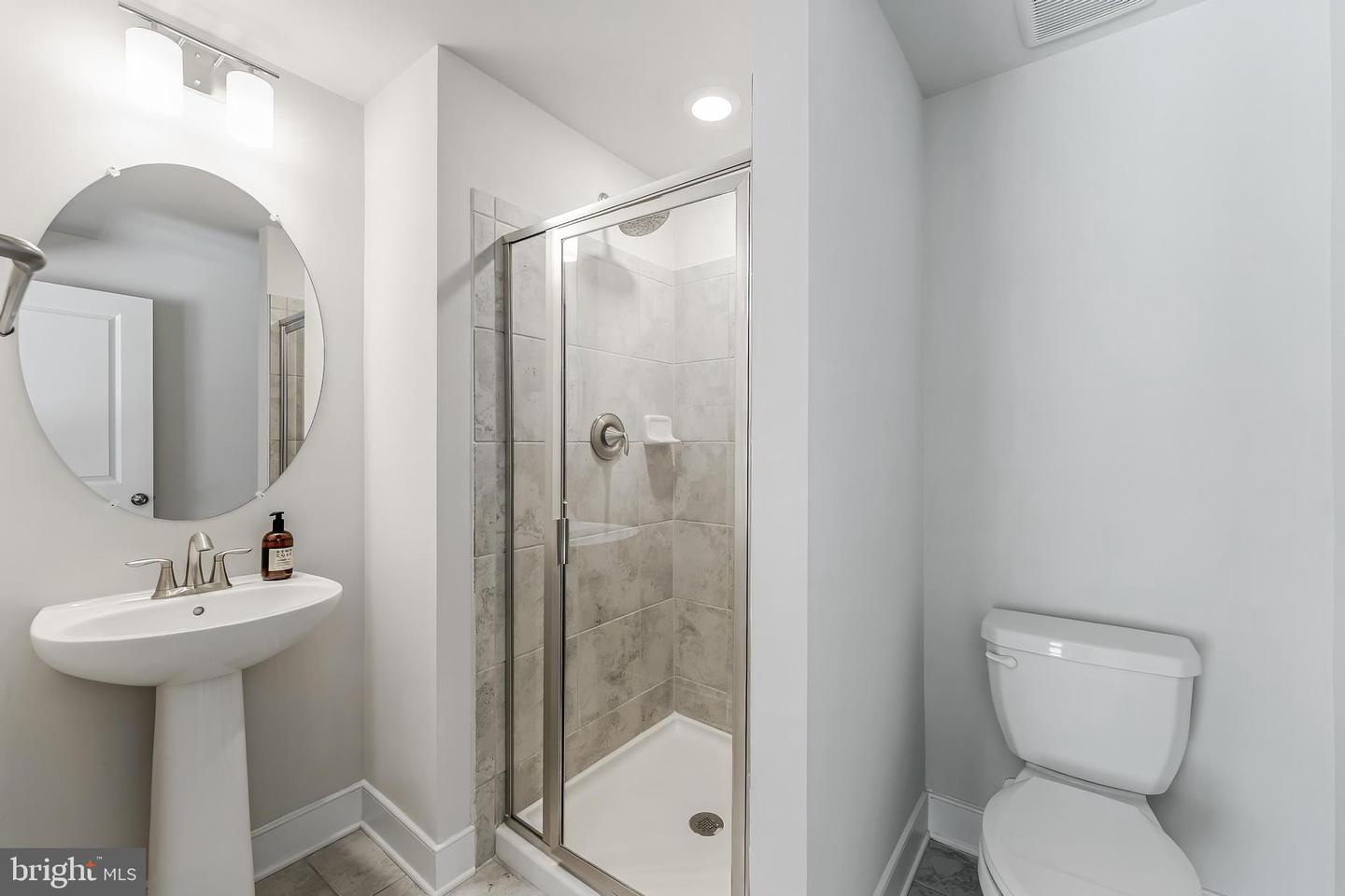 8269 Front Loop Property Photo 36