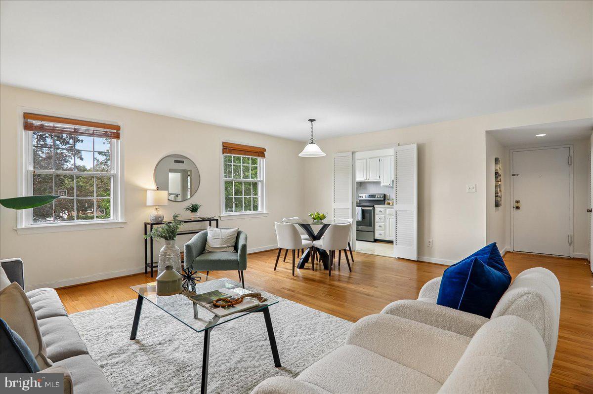 2244 Washington Ave #202 Property Photo 6