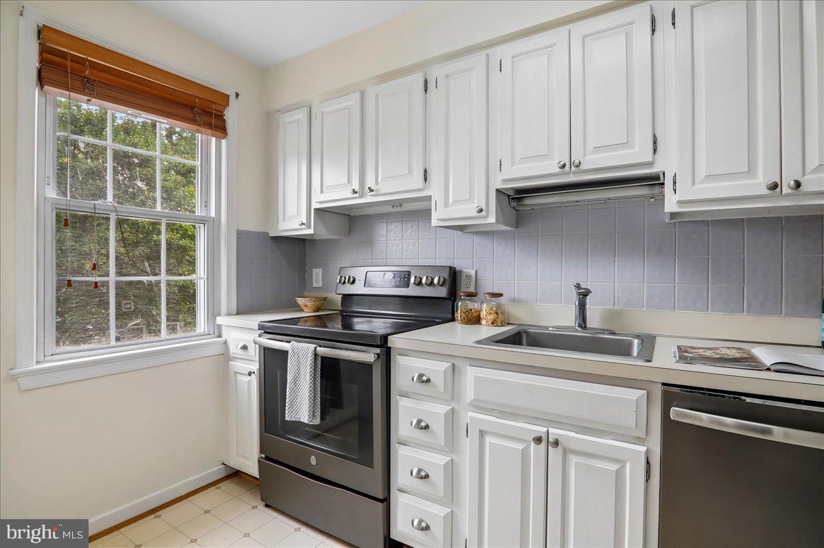 2244 Washington Ave #202 Property Photo 11