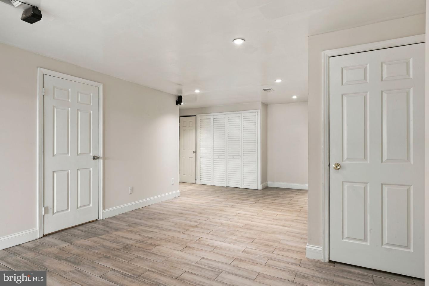 1066 Travis Ln Property Photo 43