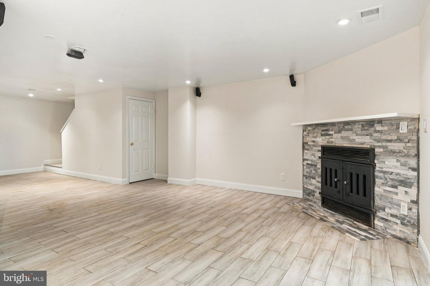 1066 Travis Ln Property Photo 45