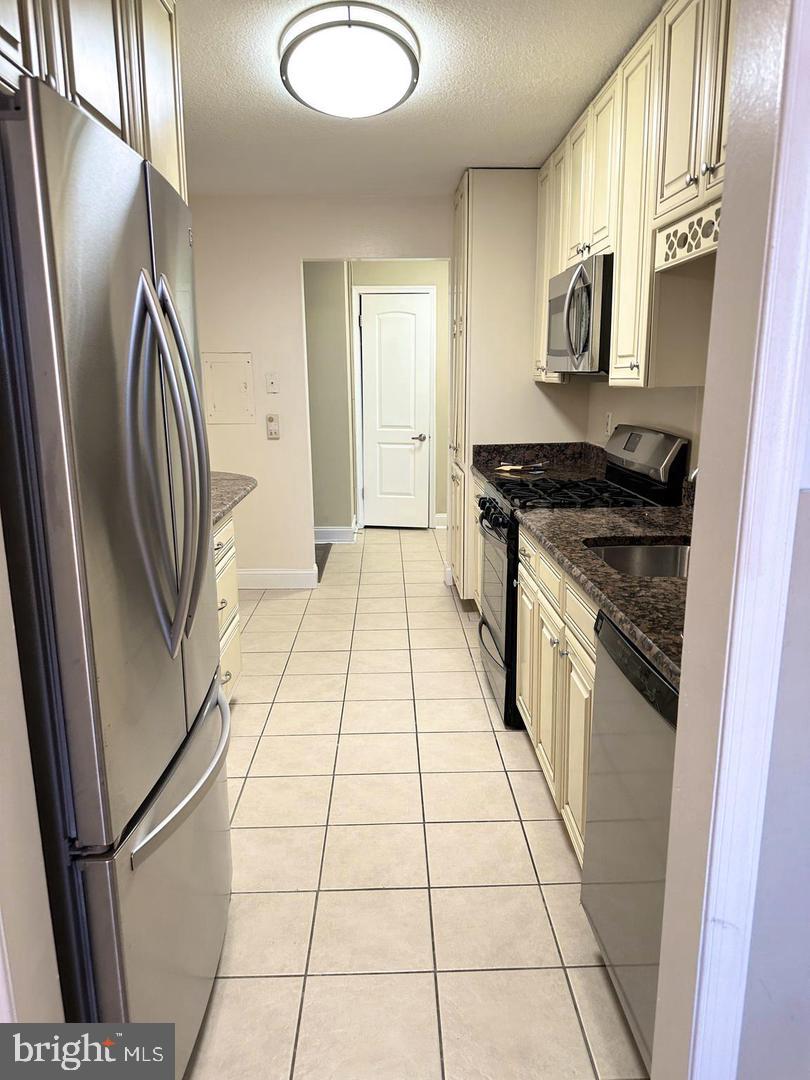 4 Monroe St #407 Property Photo 13