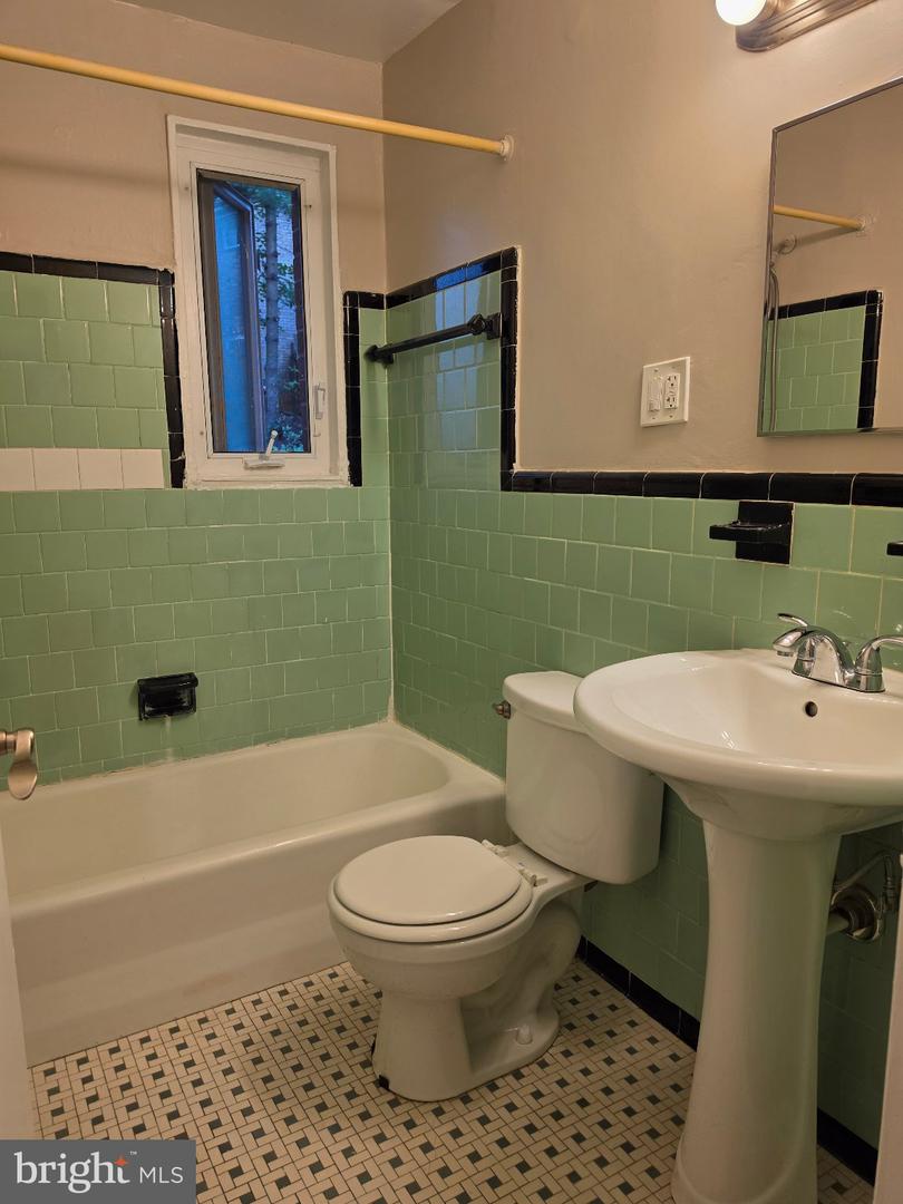 610 Kennebec Ave #104 Property Photo 6