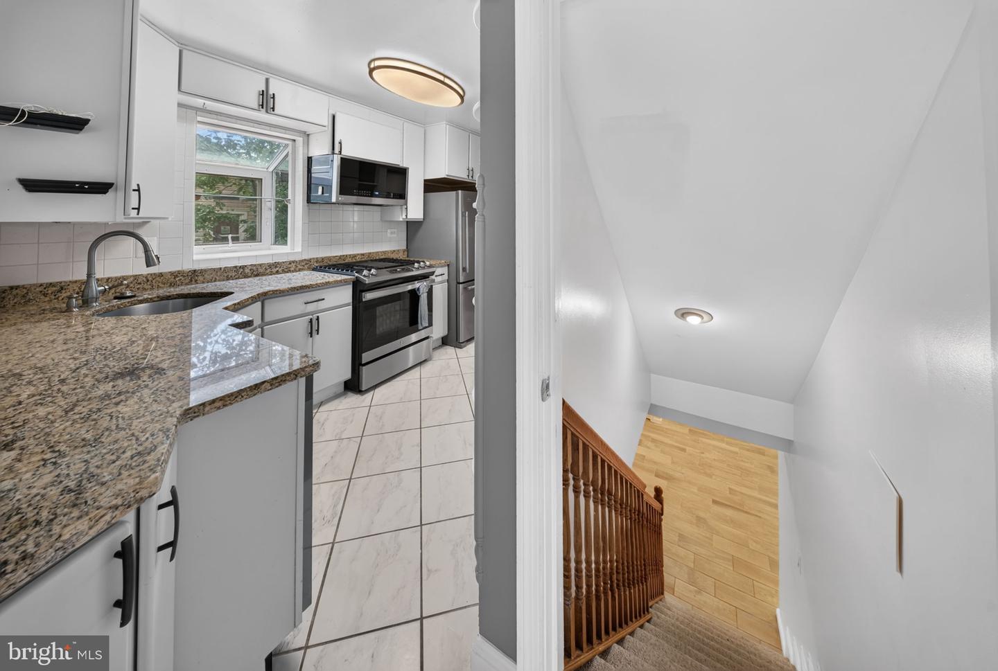 2712 Newton St Property Photo 14