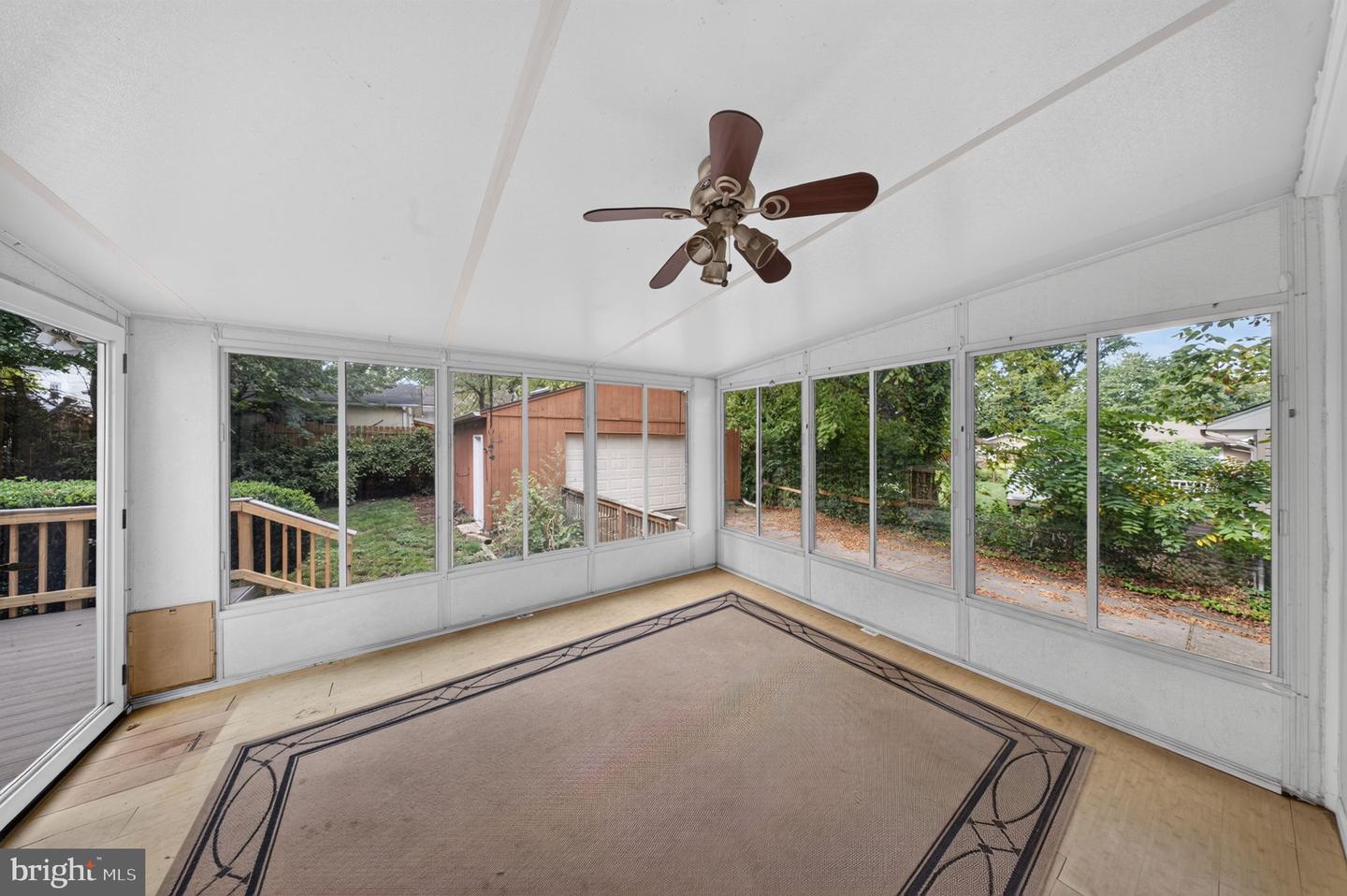 2712 Newton St Property Photo 15