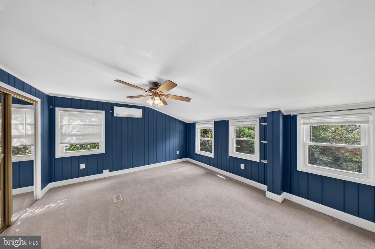 2712 Newton St Property Photo 24