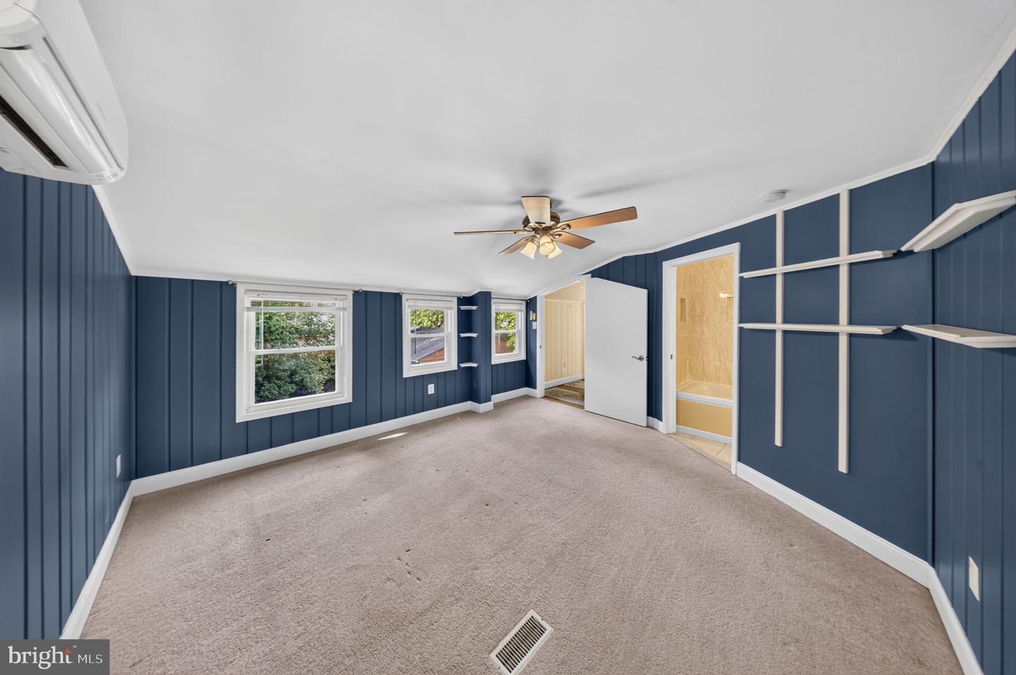 2712 Newton St Property Photo 26