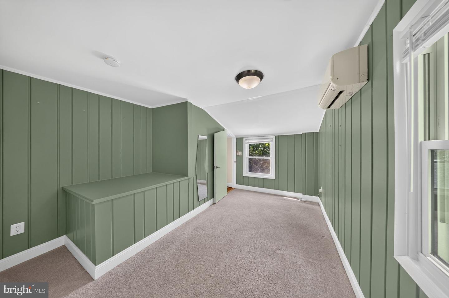 2712 Newton St Property Photo 32