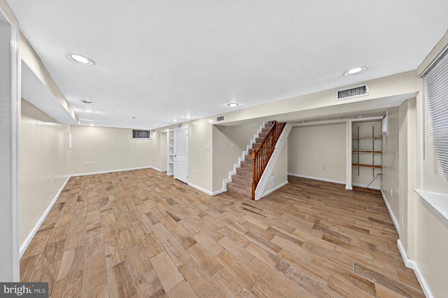 2712 Newton St Property Photo 34