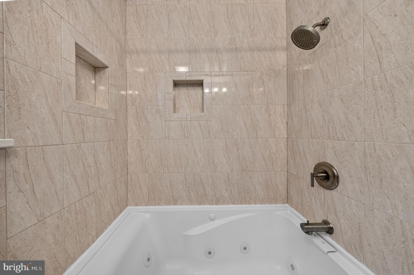 2712 Newton St Property Photo 45