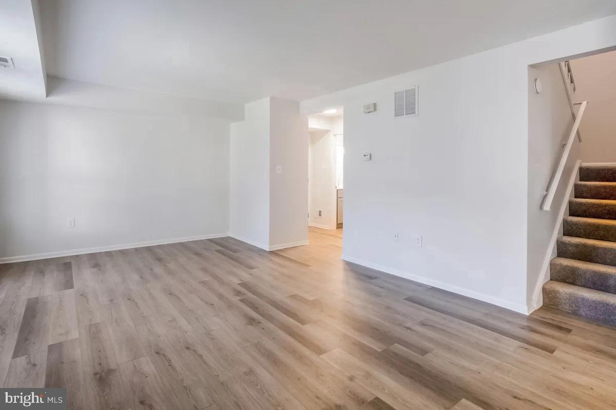 1699 Yale Pl #413 Property Photo 9