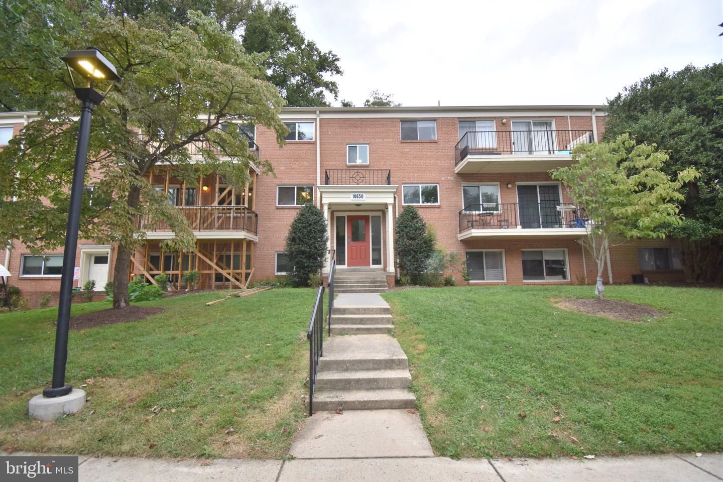 10650 WEYMOUTH ST #103 Property Photo 1