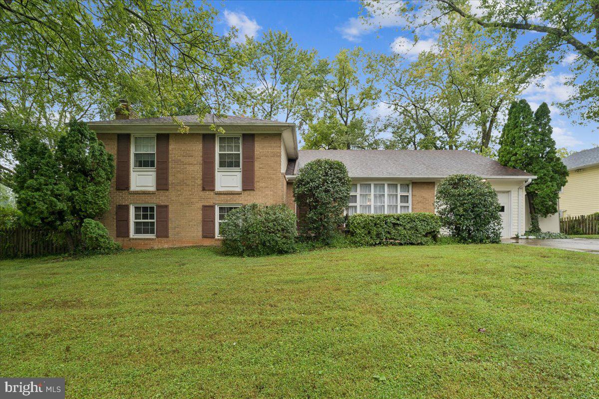 1405 MULLINS ST Property Photo 1