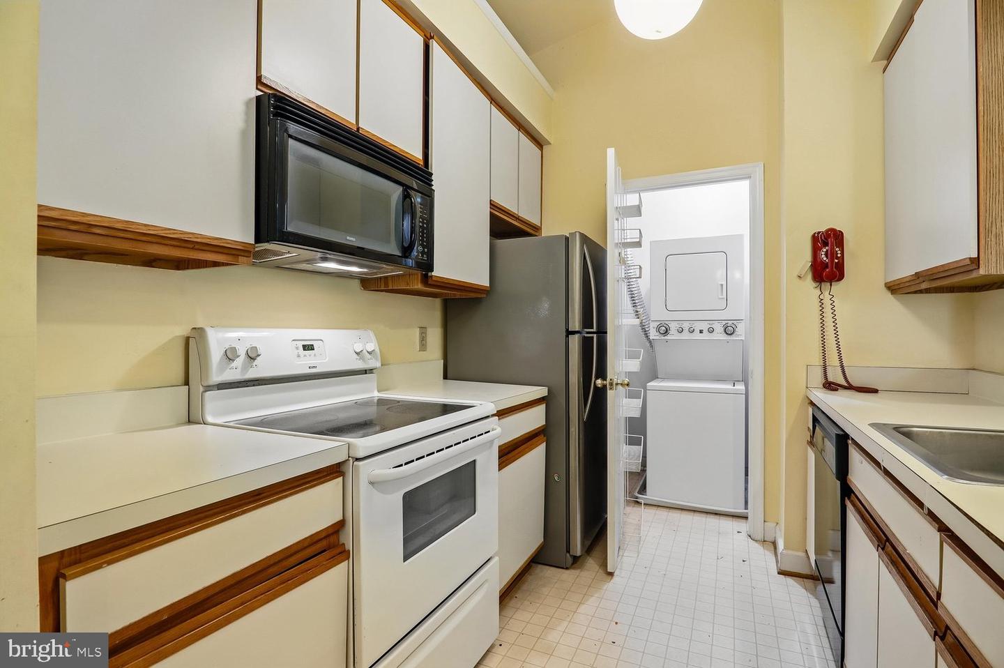 3303 Sir Thomas Dr #6-a-41 Property Photo 18