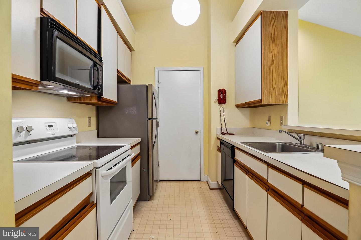 3303 Sir Thomas Dr #6-a-41 Property Photo 19