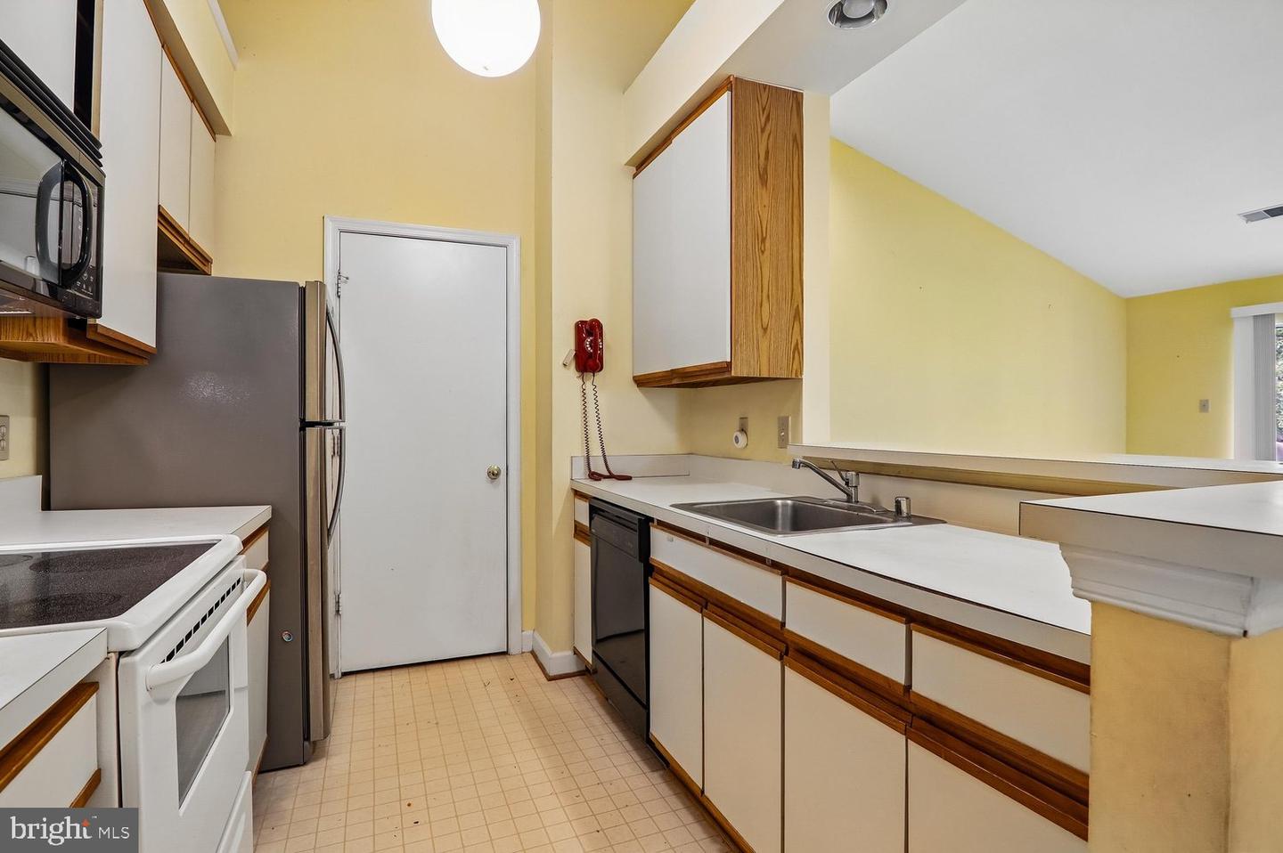 3303 Sir Thomas Dr #6-a-41 Property Photo 20