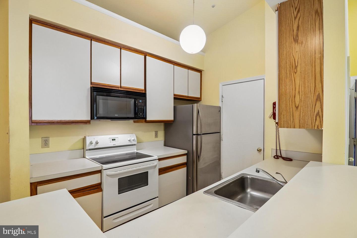 3303 Sir Thomas Dr #6-a-41 Property Photo 22