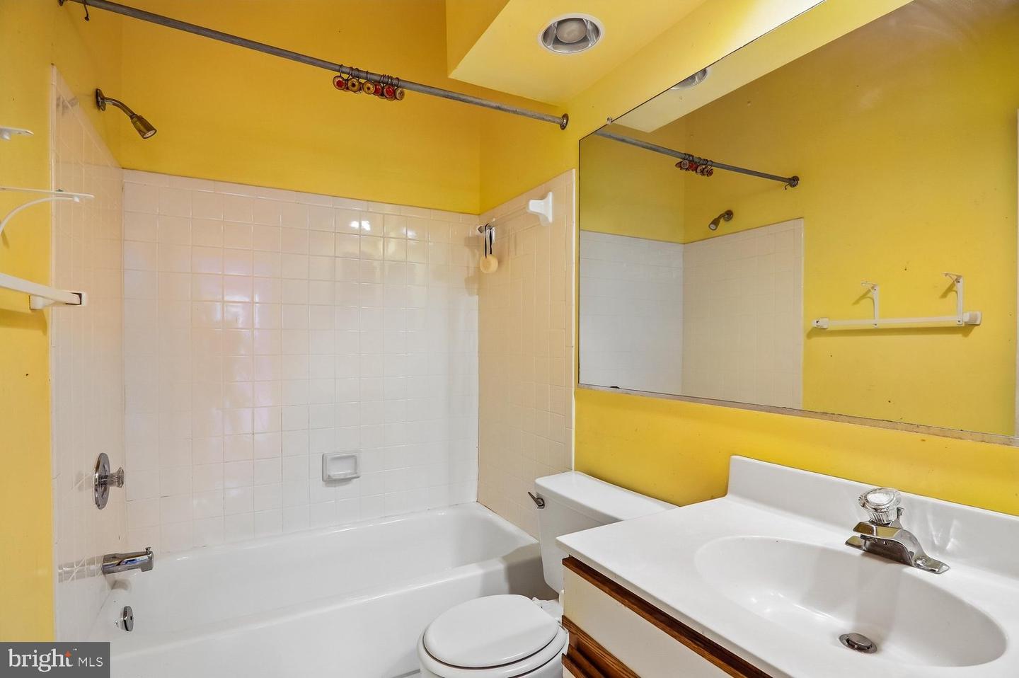 3303 Sir Thomas Dr #6-a-41 Property Photo 42