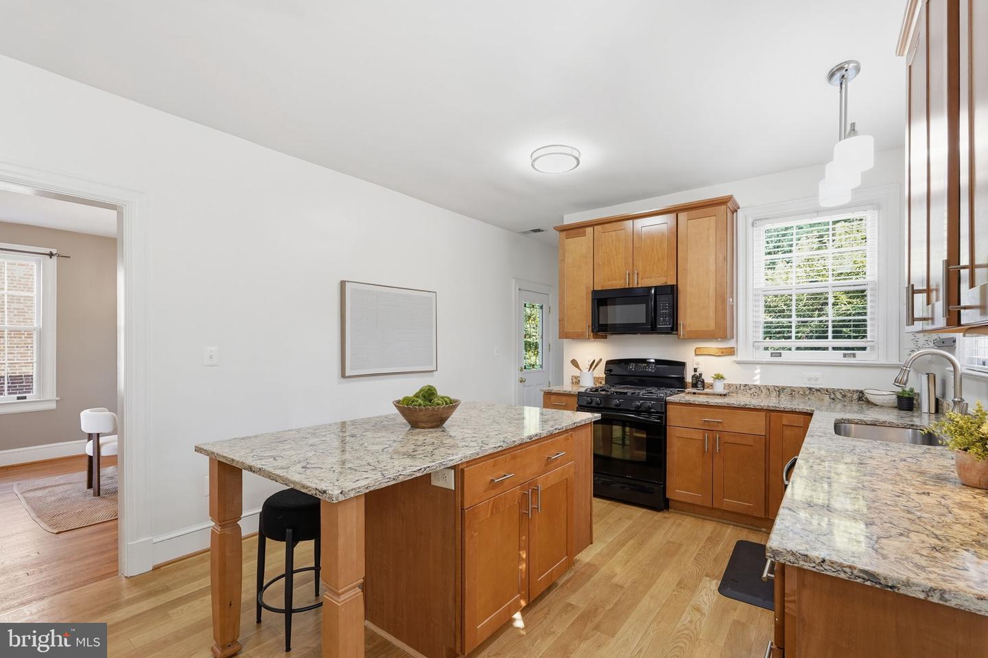 710 Wayne Ave Property Photo 12