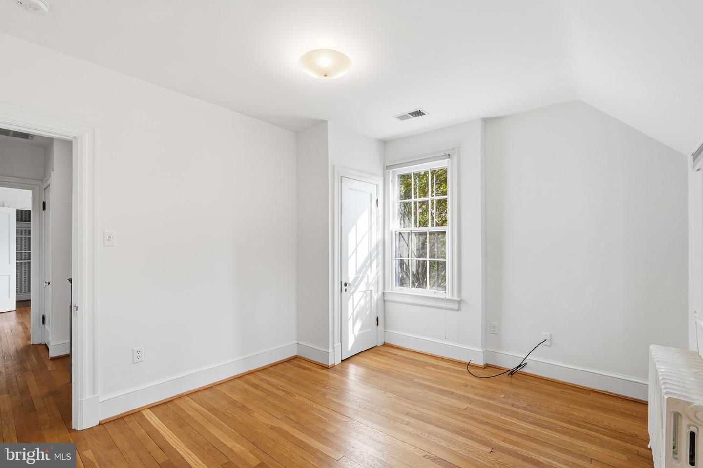 710 Wayne Ave Property Photo 21