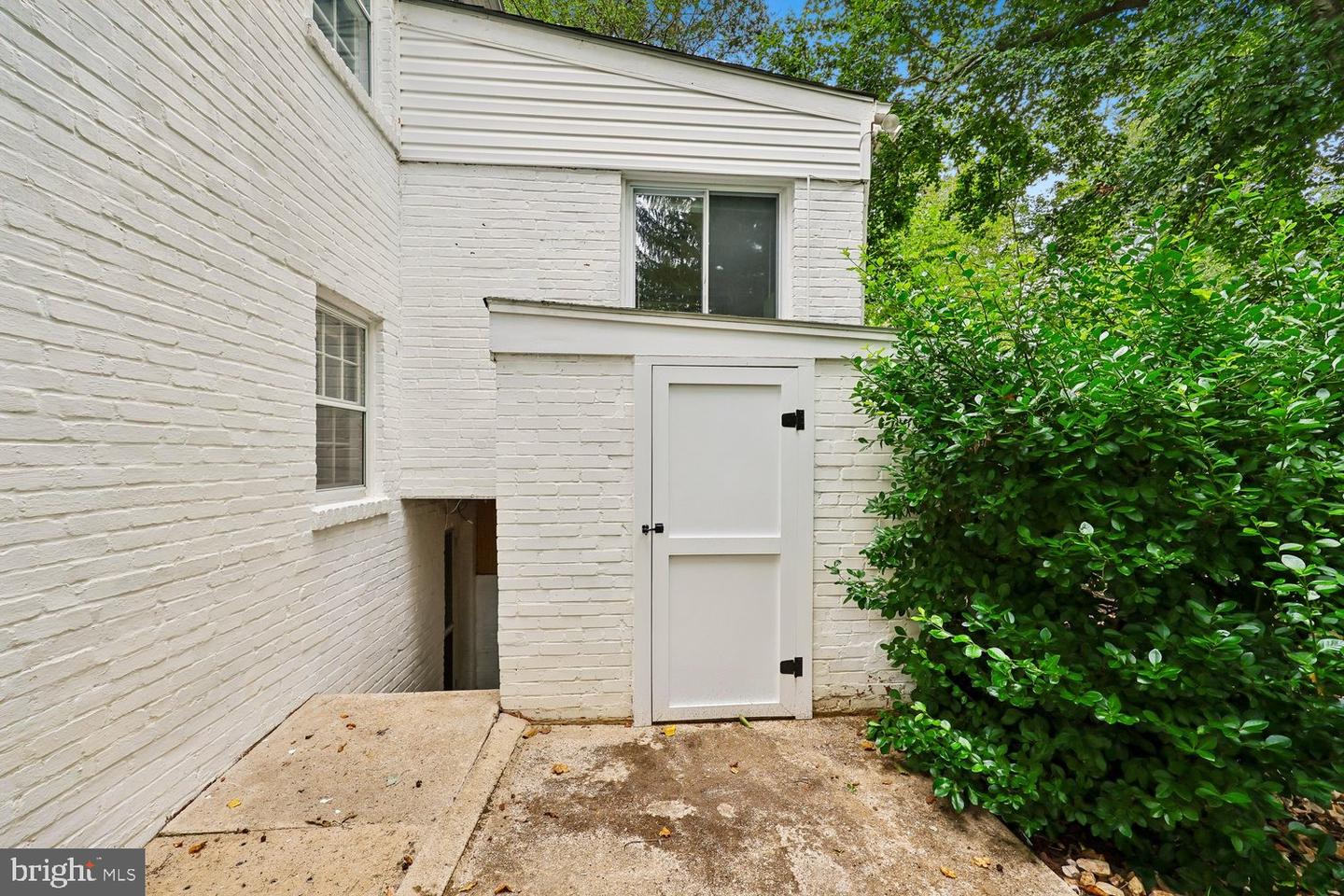 4616 Norbeck Rd Property Photo 48