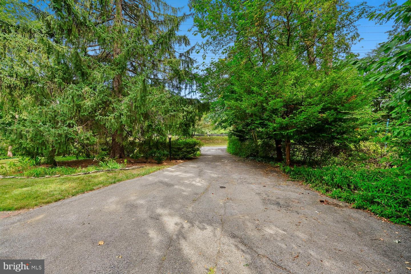 4616 Norbeck Rd Property Photo 60