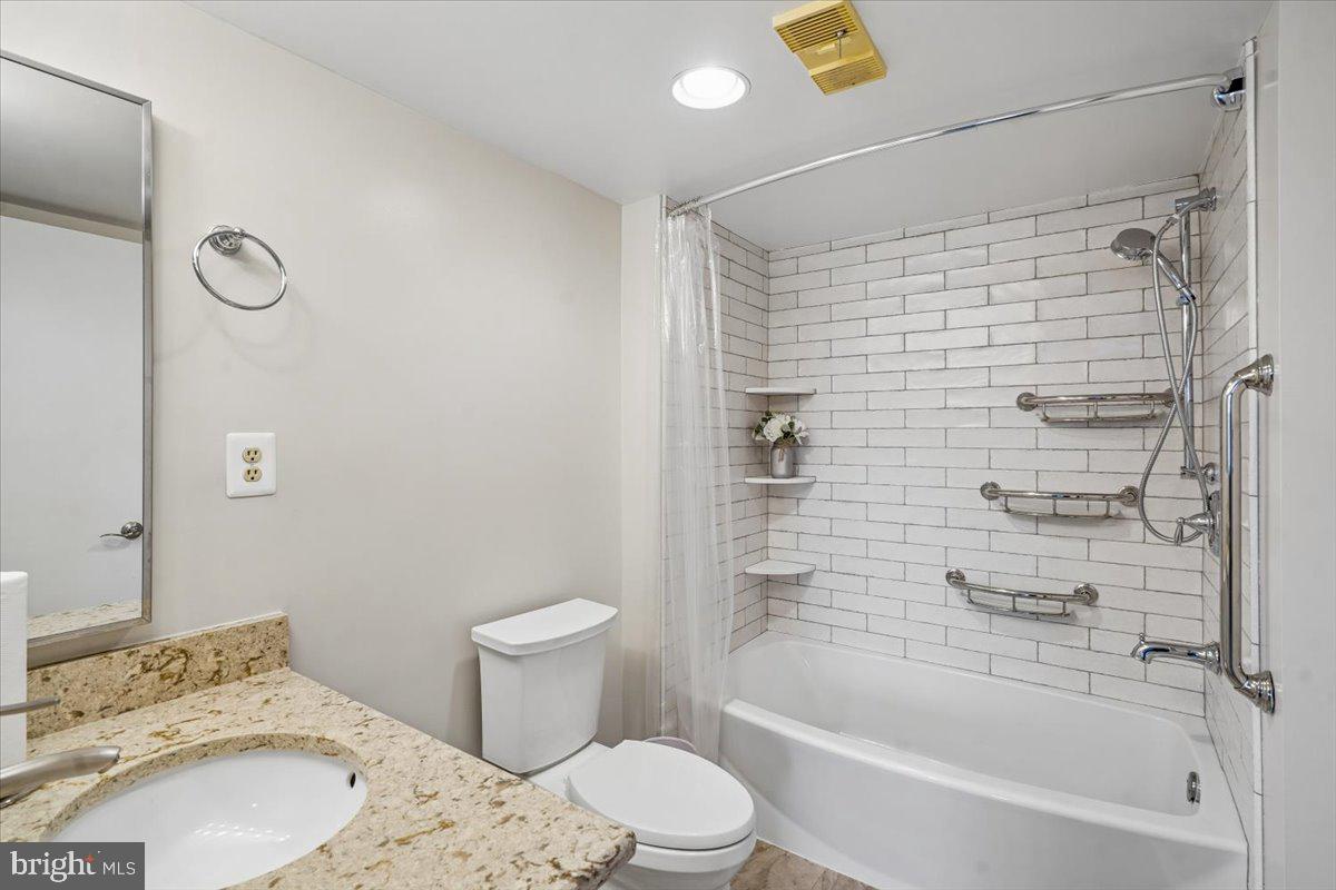 15101 Interlachen Dr #1 Property Photo 17