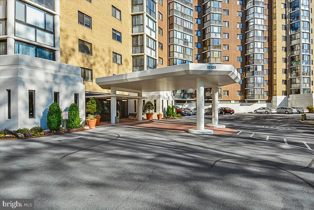 15101 Interlachen Dr #1 Property Photo 30