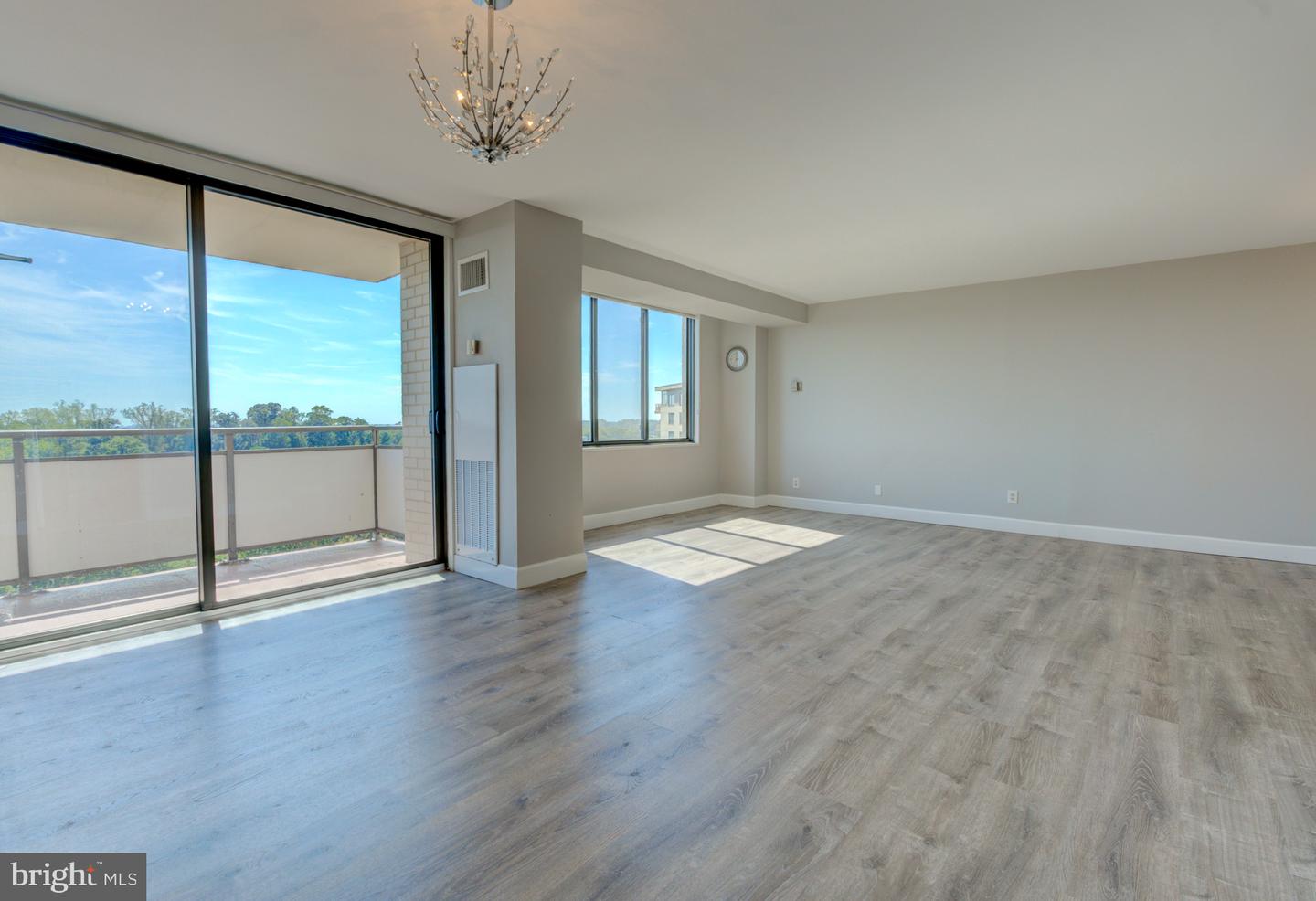 5225 POOKS HILL RD #1720S Property Photo 1