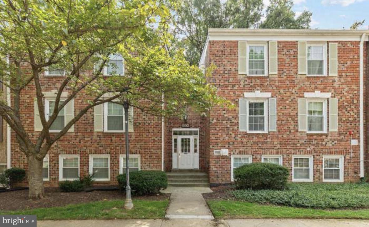 880 QUINCE ORCHARD BLVD #201 Property Photo 1