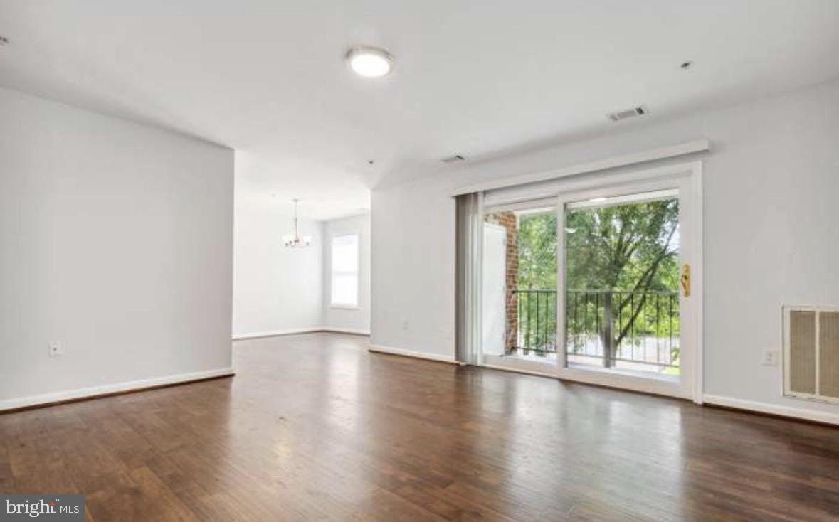 880 Quince Orchard Blvd #201 Property Photo 3