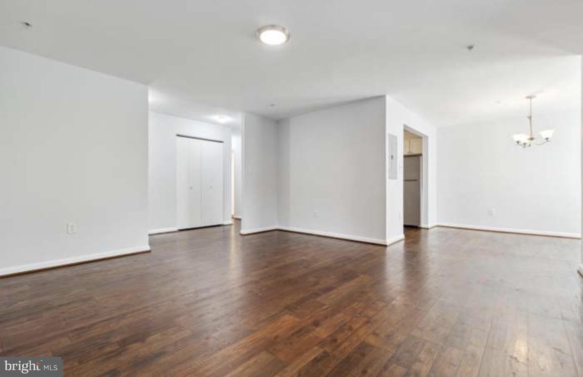 880 Quince Orchard Blvd #201 Property Photo 4
