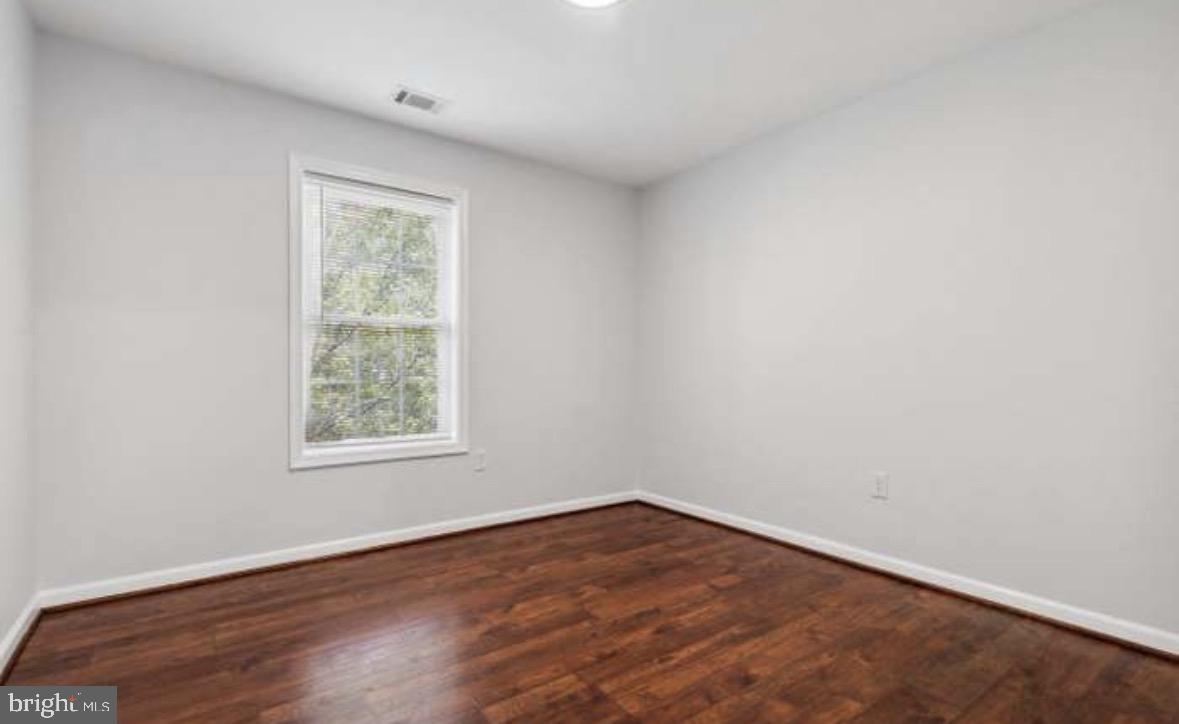 880 Quince Orchard Blvd #201 Property Photo 10