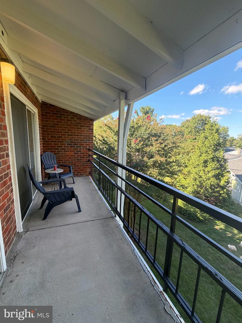 15301 Wallbrook Ct #48-3f Property Photo 1