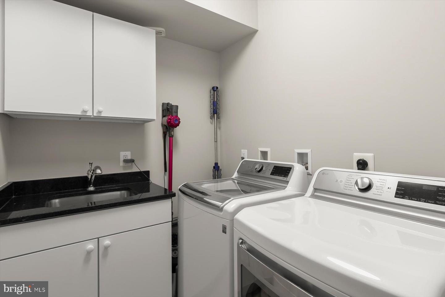 4527 Maple Ave Property Photo 44